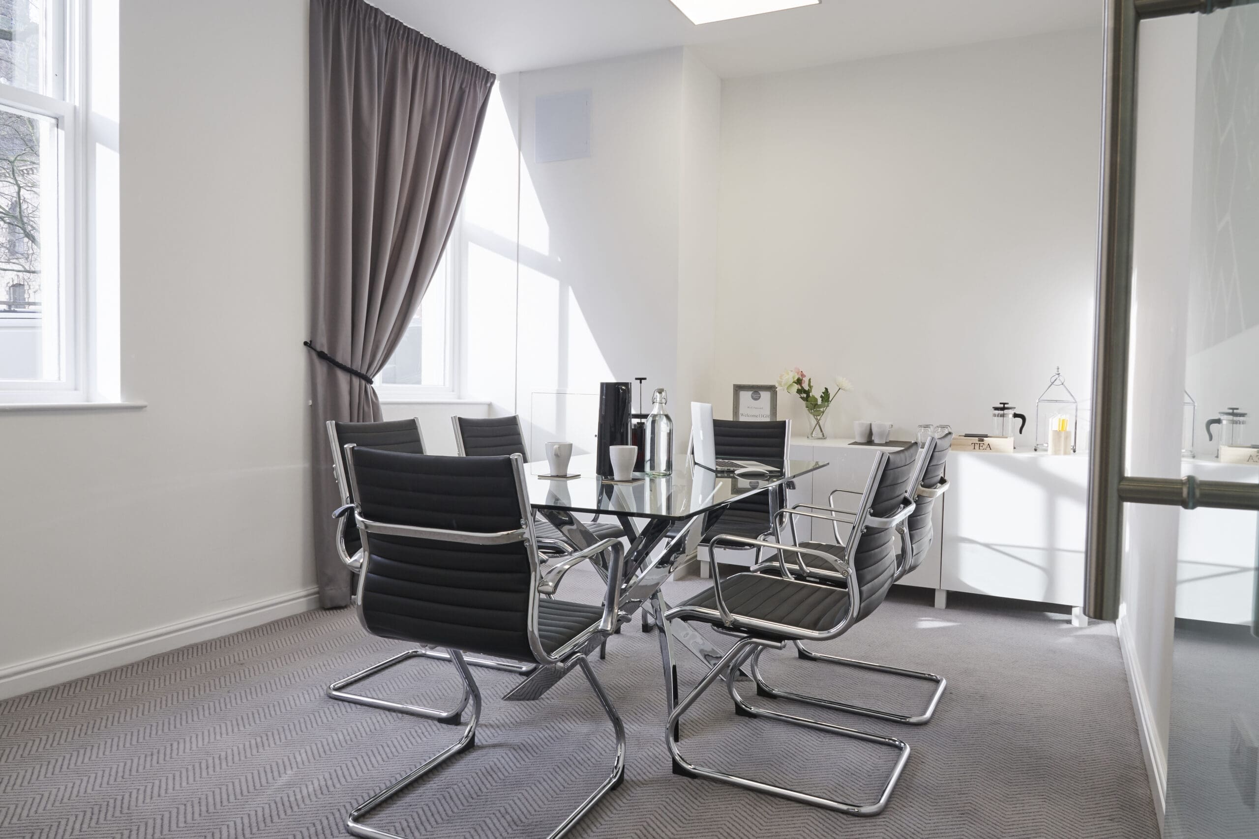 meeting room etiquette tips